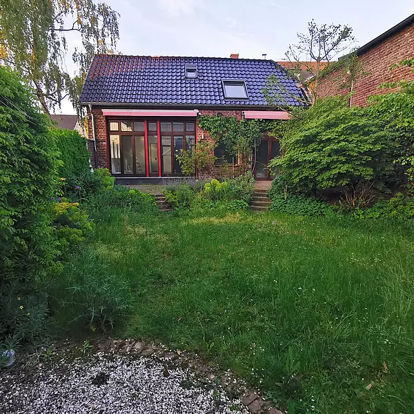 Dieser Stadtgarten wird als grüner Rückzugsort verstanden: ein Freiraum, der Ruhe schafft, Biodiversität fördert und im Alltag wirklich genutzt wird.